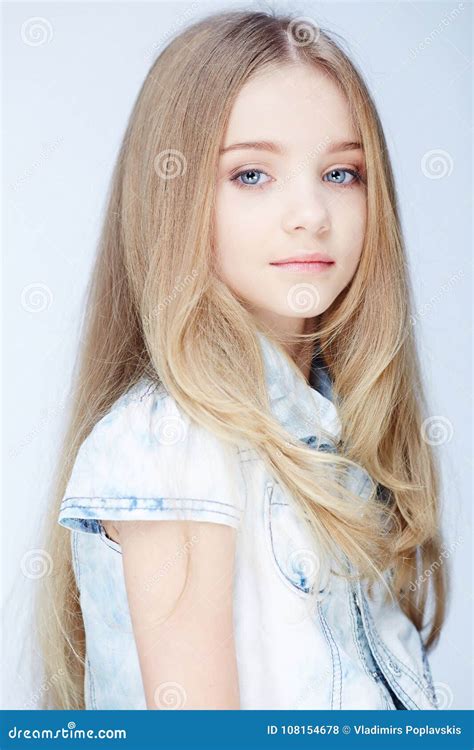 blonde teens|100,000+ Free Blonde Hair Girl & Girl Images .